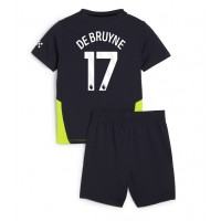 Manchester City Kevin De Bruyne #17 Replika babykläder Bortaställ Barn 2024-25 Kortärmad (+ korta byxor)